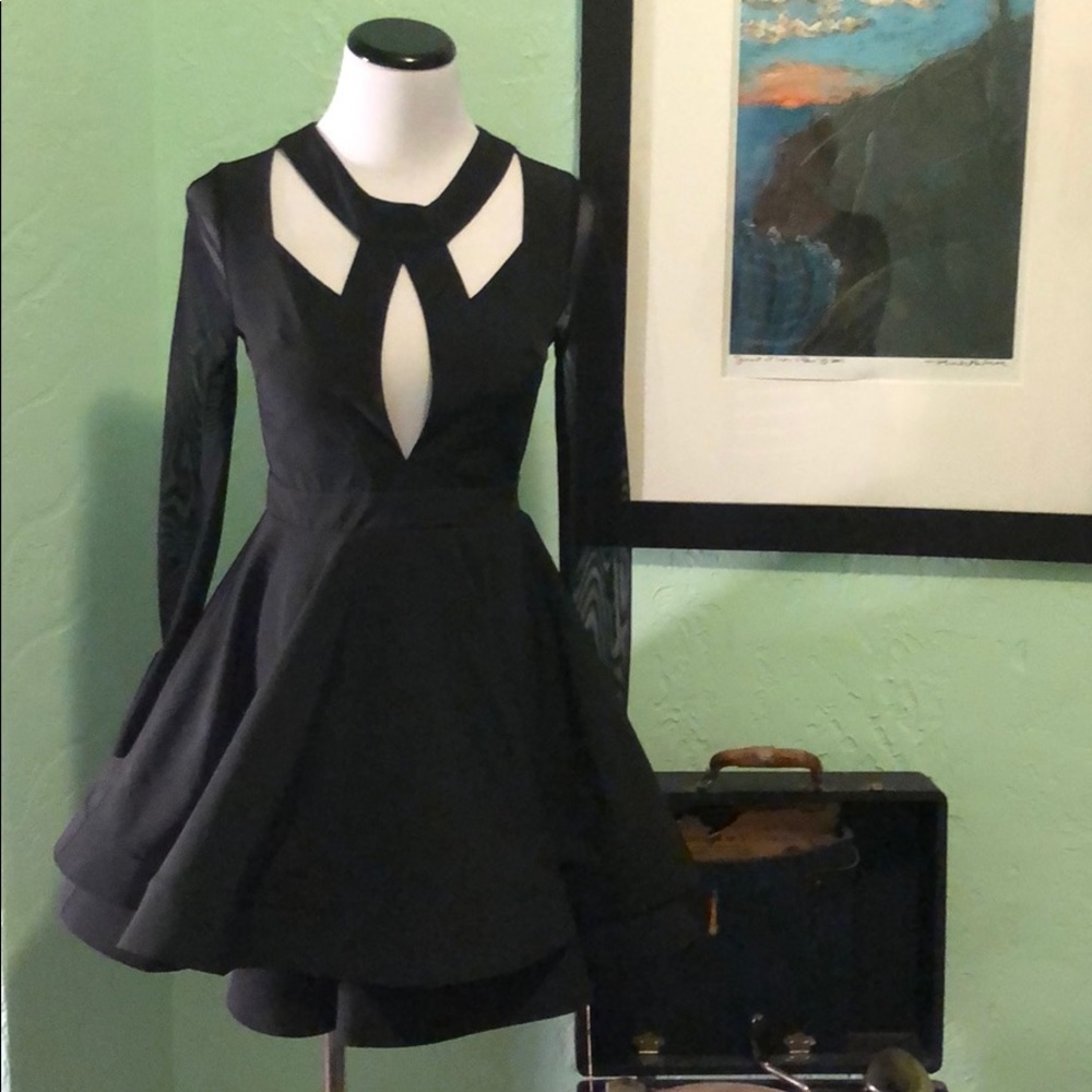 Cuuute Sexy Black Dress